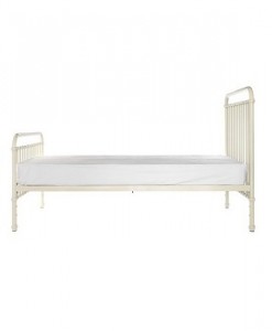 Mia Bed 3